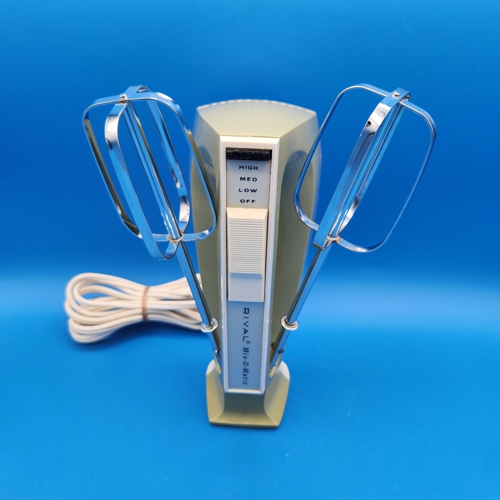 Vintage Rival Mix-O-Matic Hand Mixer Avocado Green Model 436B 3-Speed
